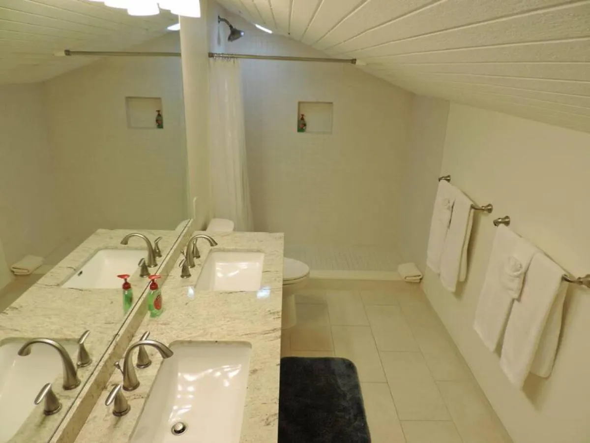Spacious Townhouse By The Beach Kahuku